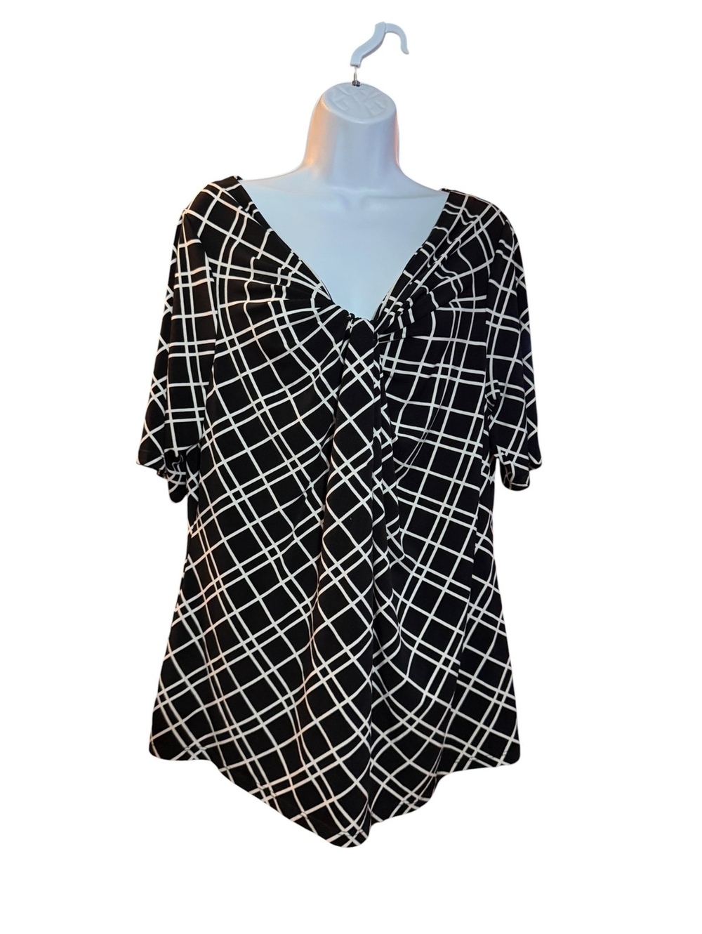 Peter Nygard Black and White Geometric Print Blouse